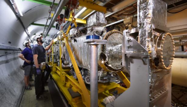 Installation of the TDIS unit for the High-Luminosity LHC
